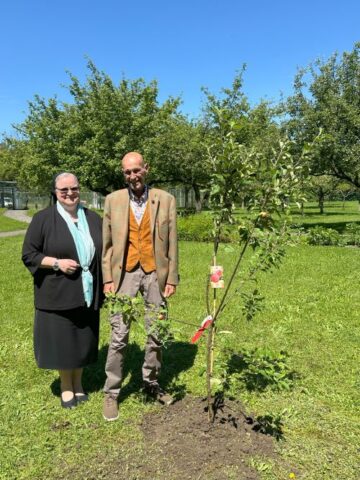 Generaloberin Sr. Angelika Garstenauer, Dr. Wolfgang Wiesmayr