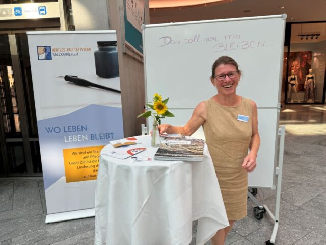 Marianne Seiringer beim SeniorenStammtisch in der Varena in Vöcklabruck