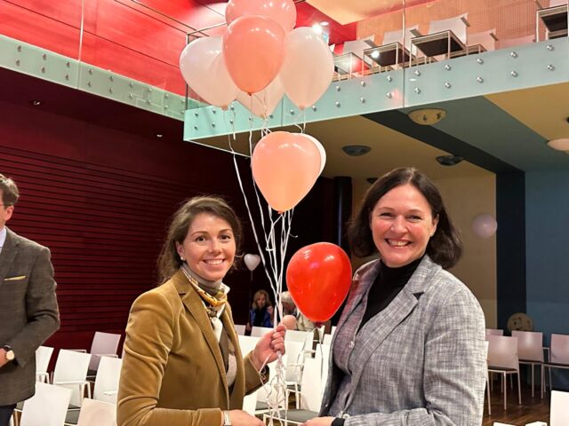 Esther Reichl (Landesmusikschule) und Lisa Buchegger (Hospizbewegung)